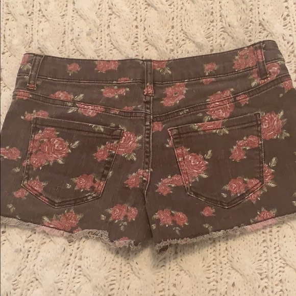 Shorts - Picture 2 of 2